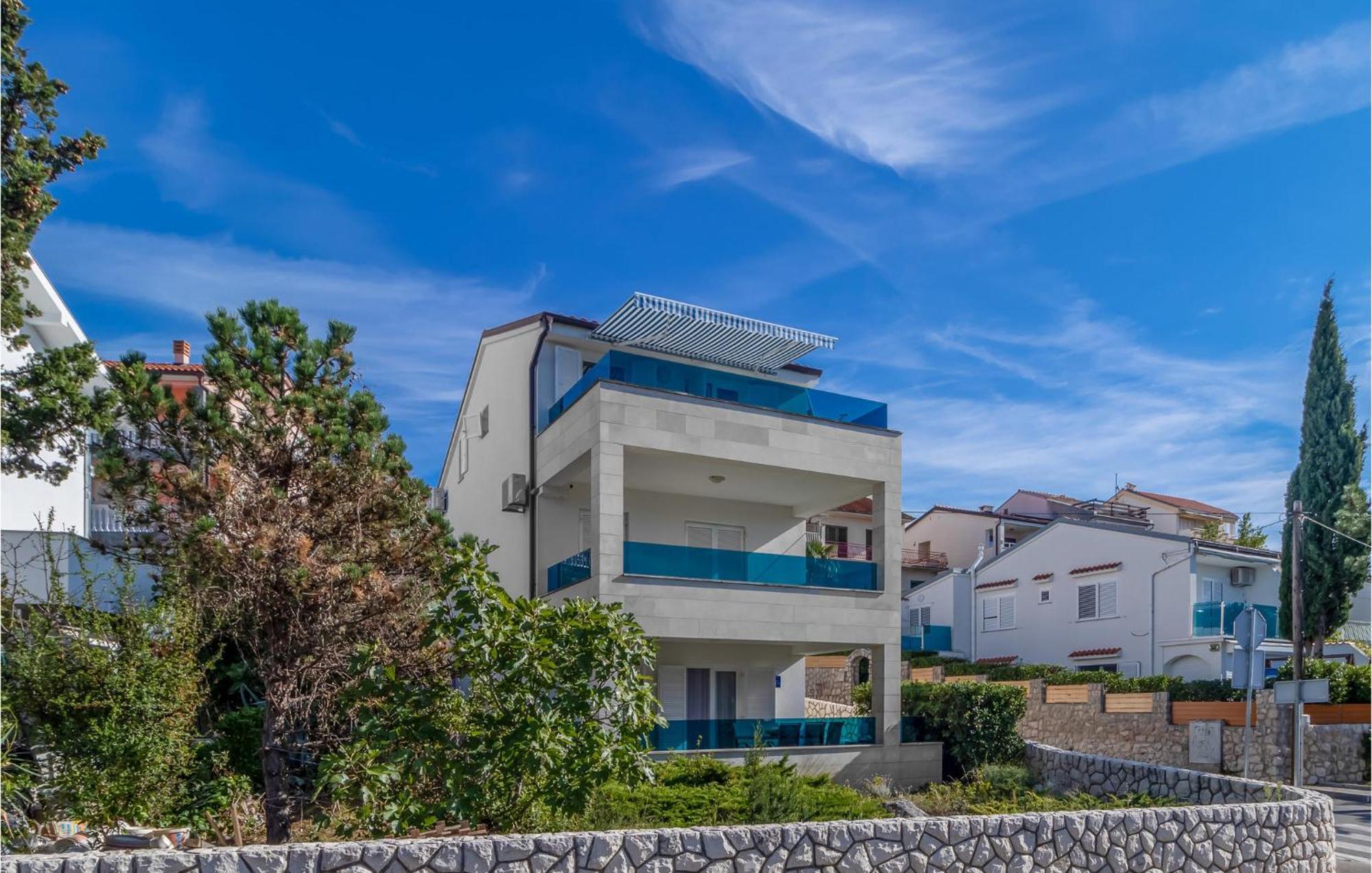 Stunning Apartment In Dramalj With House Sea View 외부 사진