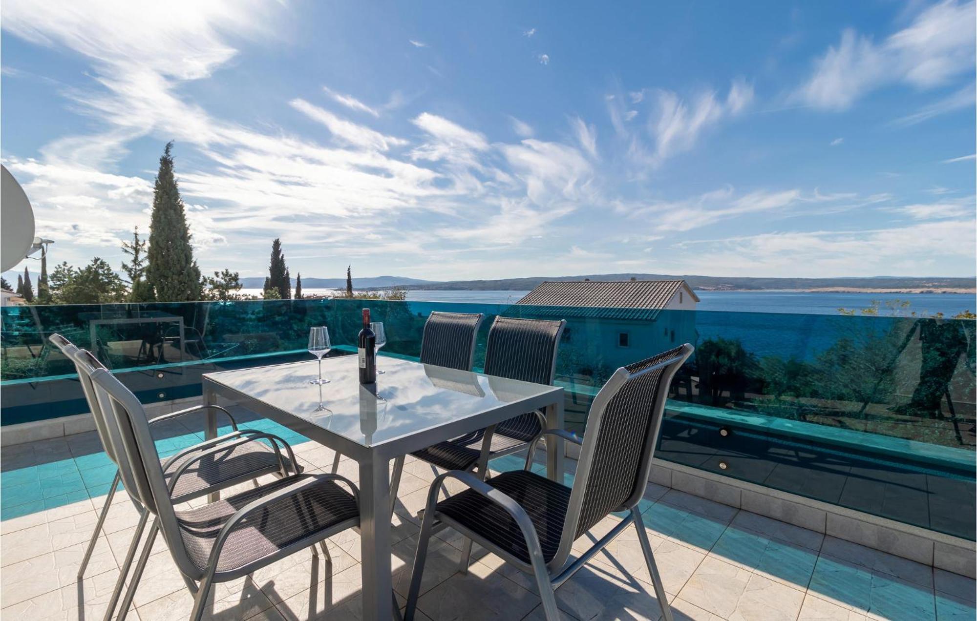 Stunning Apartment In Dramalj With House Sea View 외부 사진