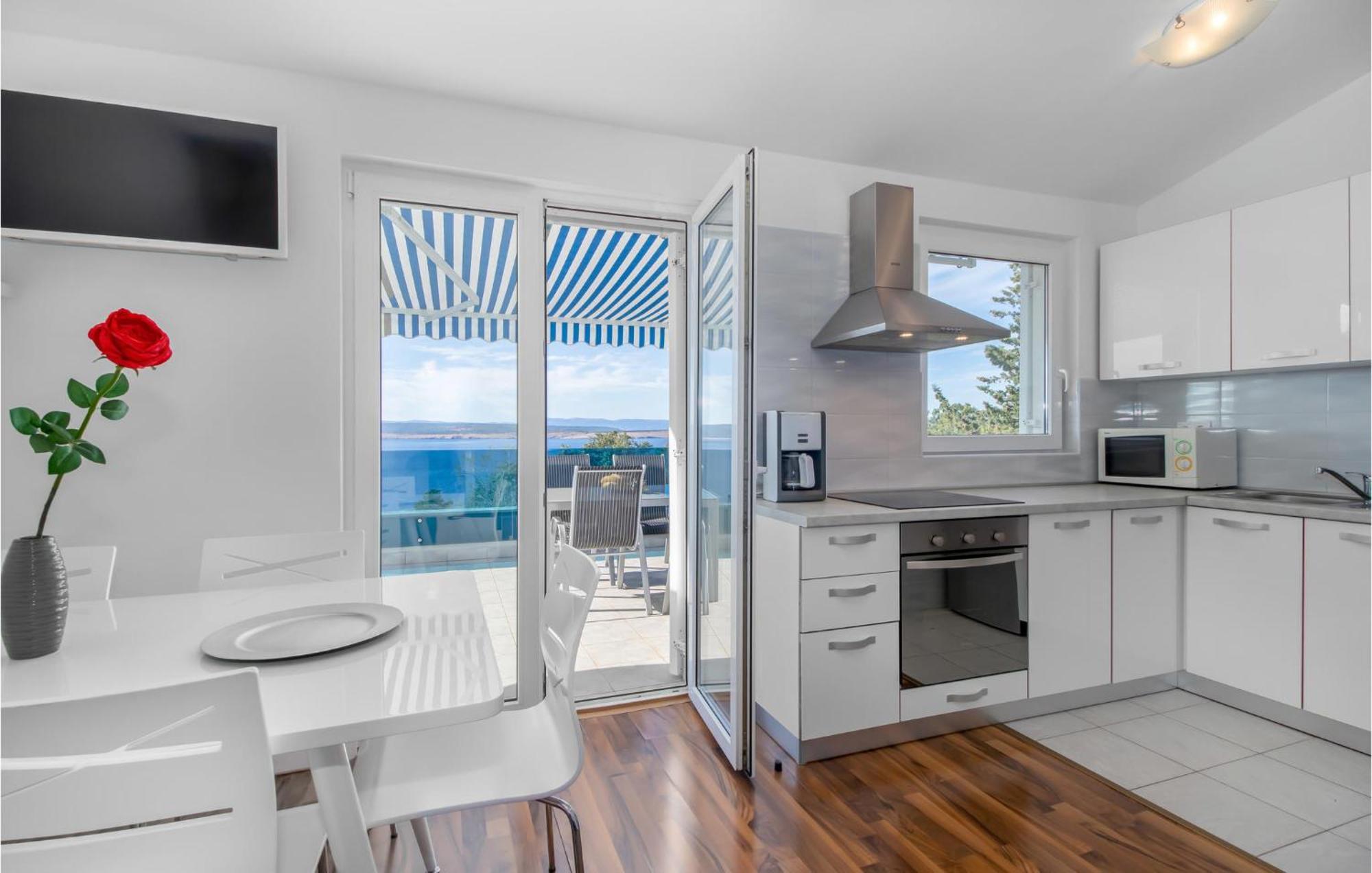 Stunning Apartment In Dramalj With House Sea View 외부 사진