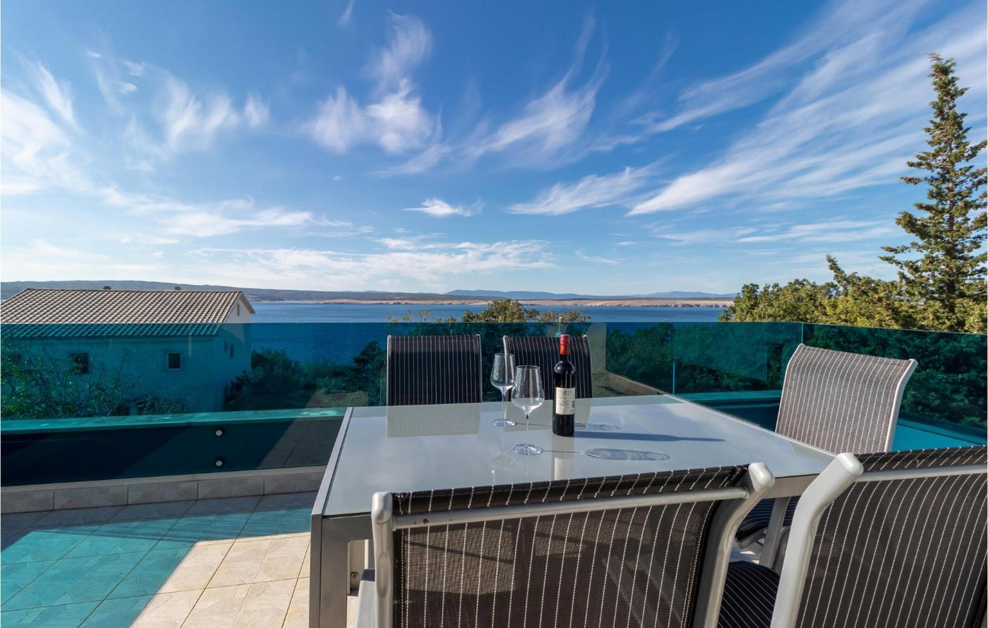 Stunning Apartment In Dramalj With House Sea View 외부 사진